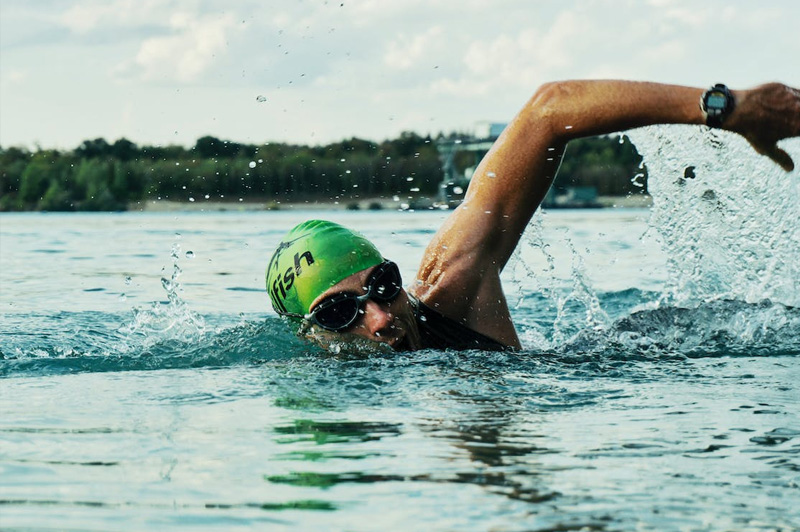 40-Choosing the Right Watch for Water Activities in Summer.jpg